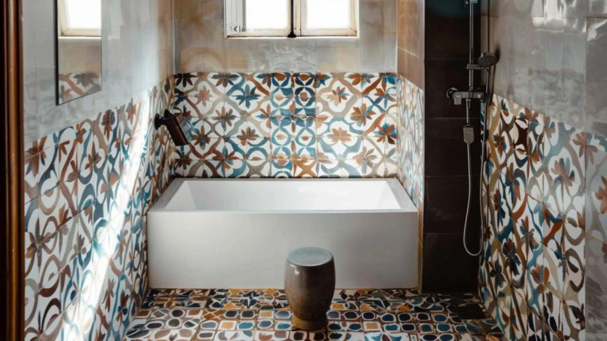 Top 20 Creative Solutions for Small Bathroom Flooring Ideas and designs