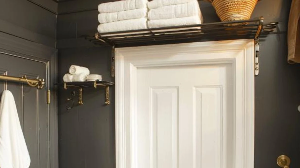 20 Small Bathroom Shelf Ideas to Add More Space and Storage